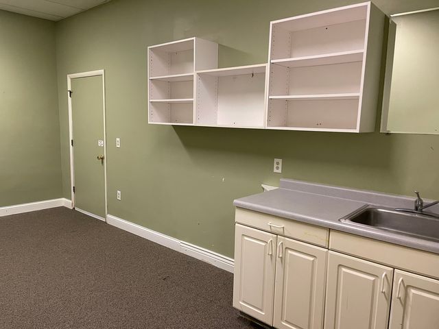 804 Eastwood Drive 8, Mahomet, IL 61853