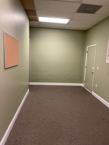 804 Eastwood Drive 8, Mahomet, IL 61853