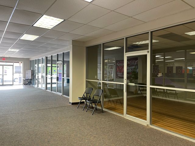 804 Eastwood Drive 8, Mahomet, IL 61853