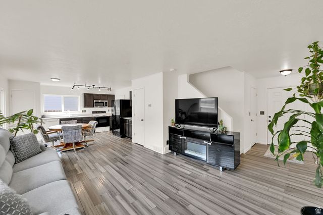 9011 W GALBREATH WAY, Magna, UT 84044