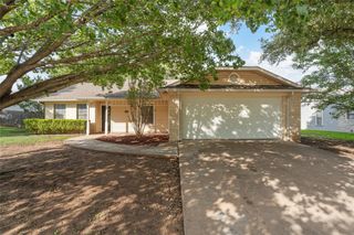 1010 December Drive, Hewitt, TX 76643