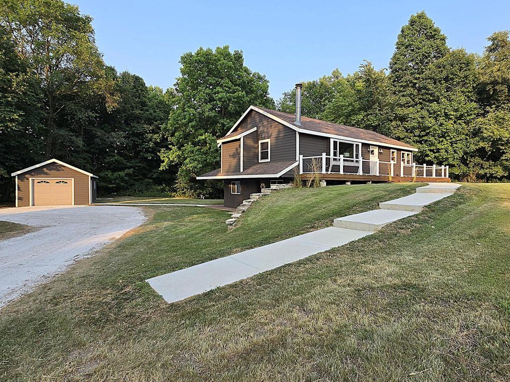 1978 State Highway 164, Richfield, WI 53076