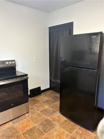 151 Myers Avenue, Akron, OH 44305