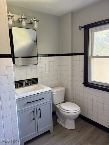 151 Myers Avenue, Akron, OH 44305