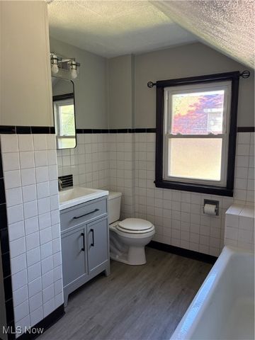 151 Myers Avenue, Akron, OH 44305