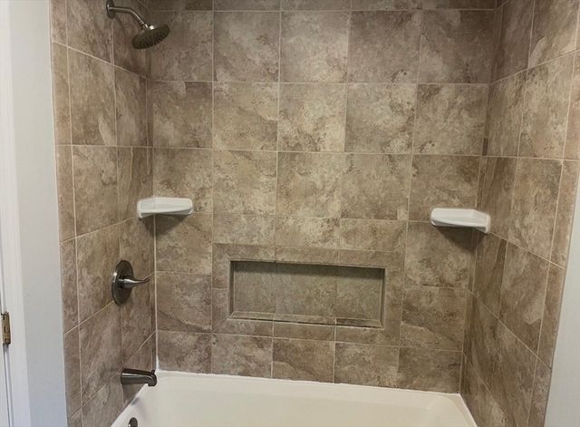 31 Lantern Lane 2, Dracut, MA 01826