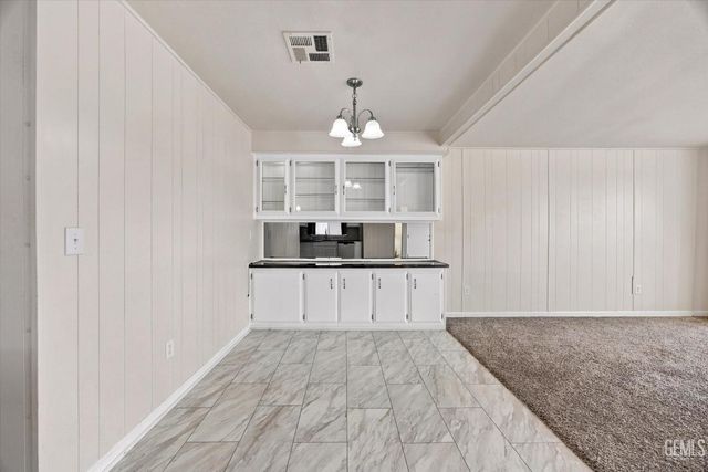 63 Cinnamon Lane, Bakersfield, CA 93308