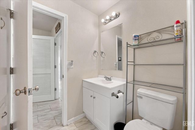63 Cinnamon Lane, Bakersfield, CA 93308