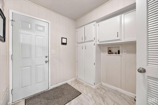 63 Cinnamon Lane, Bakersfield, CA 93308