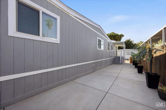 63 Cinnamon Lane, Bakersfield, CA 93308