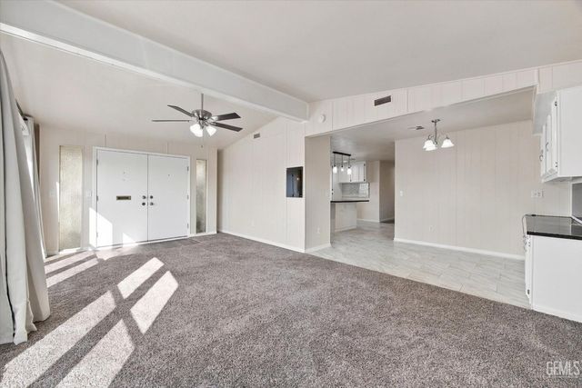 63 Cinnamon Lane, Bakersfield, CA 93308