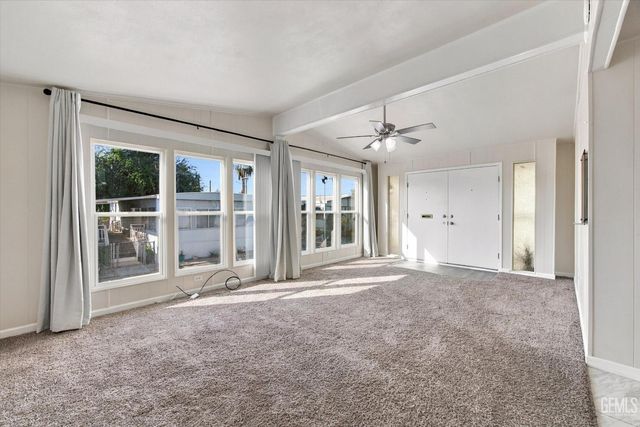 63 Cinnamon Lane, Bakersfield, CA 93308