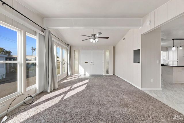 63 Cinnamon Lane, Bakersfield, CA 93308