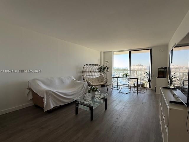 13499 Biscayne Blvd 902, North Miami, FL 33181