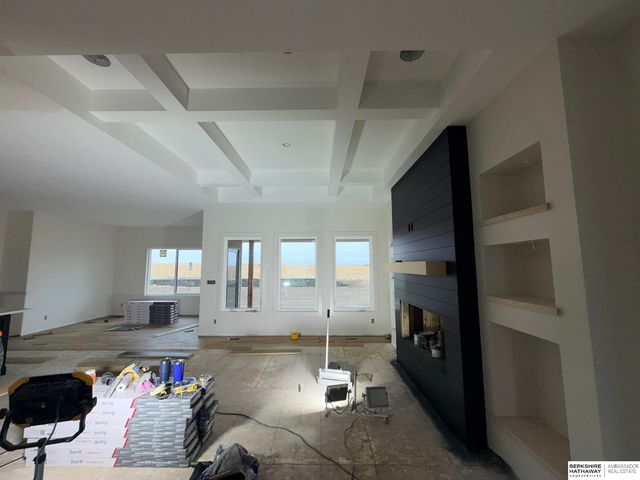 20702 Vernon Avenue, Elkhorn, NE 68022