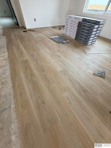 20702 Vernon Avenue, Elkhorn, NE 68022