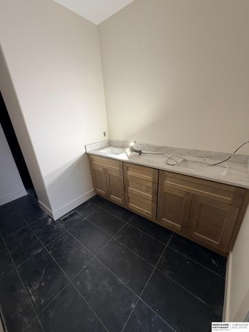 20702 Vernon Avenue, Elkhorn, NE 68022