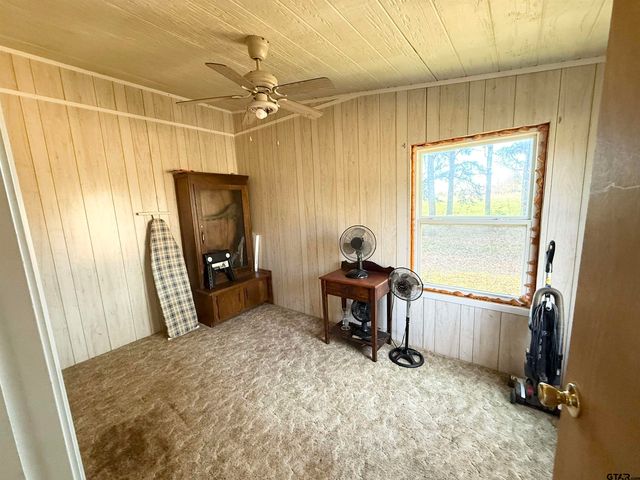 5744 E State Highway 21, Crockett, TX 75835
