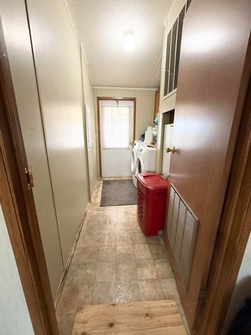 5744 E State Highway 21, Crockett, TX 75835
