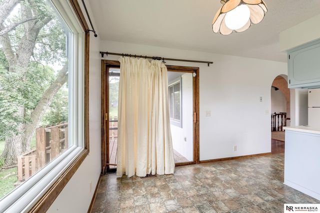 5618 N 116th Avenue Circle, Omaha, NE 68164