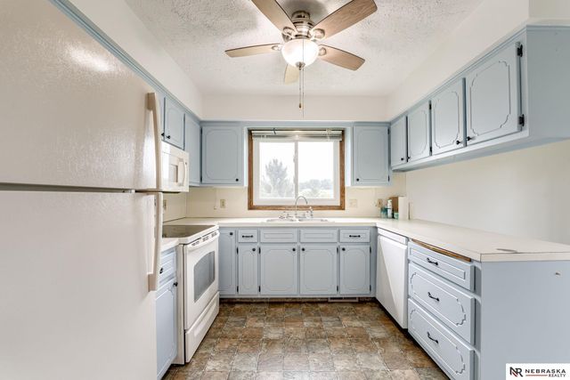 5618 N 116th Avenue Circle, Omaha, NE 68164