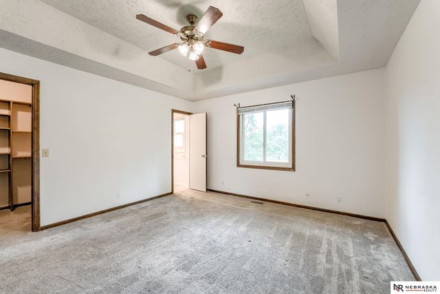 5618 N 116th Avenue Circle, Omaha, NE 68164