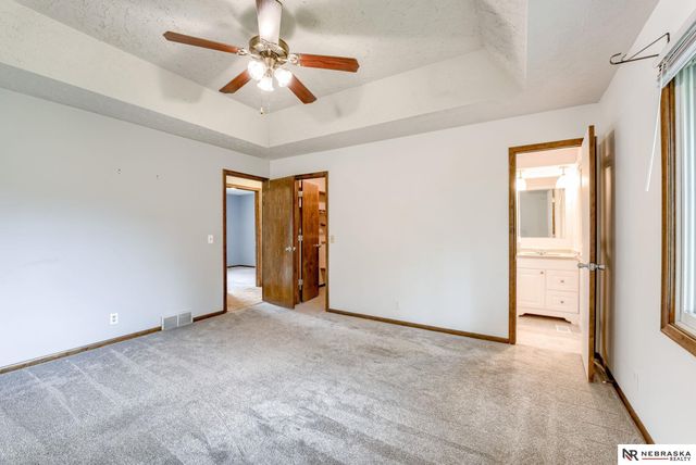 5618 N 116th Avenue Circle, Omaha, NE 68164