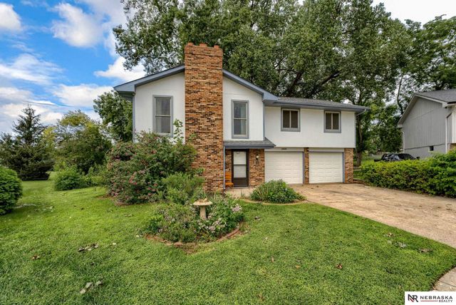 5618 N 116th Avenue Circle, Omaha, NE 68164