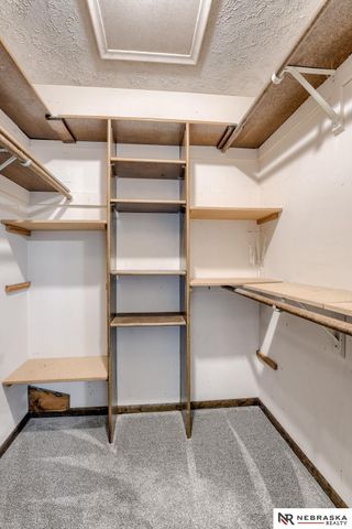 5618 N 116th Avenue Circle, Omaha, NE 68164