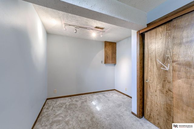 5618 N 116th Avenue Circle, Omaha, NE 68164