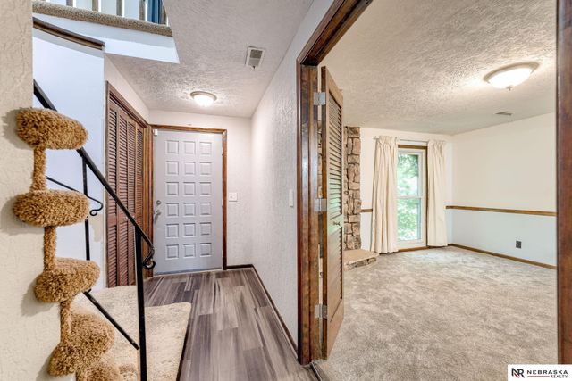 5618 N 116th Avenue Circle, Omaha, NE 68164