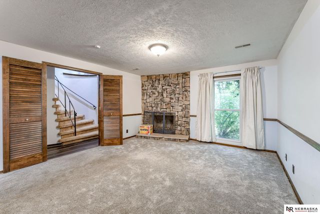 5618 N 116th Avenue Circle, Omaha, NE 68164