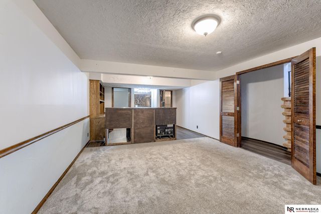 5618 N 116th Avenue Circle, Omaha, NE 68164