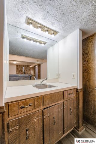 5618 N 116th Avenue Circle, Omaha, NE 68164