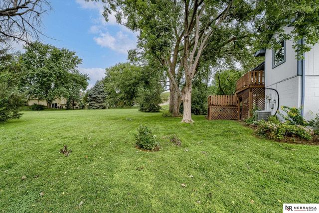 5618 N 116th Avenue Circle, Omaha, NE 68164