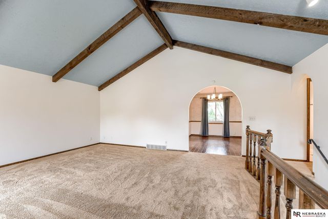 5618 N 116th Avenue Circle, Omaha, NE 68164