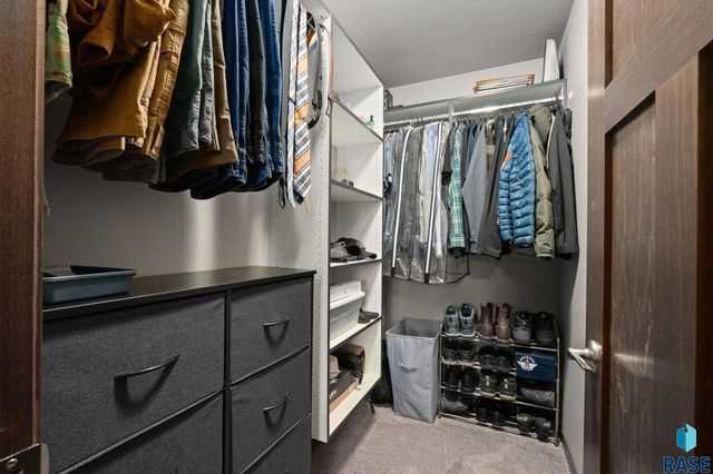 6749 W Viola Ct Court, Sioux Falls, SD 57107