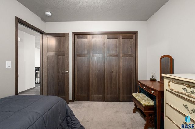 6749 W Viola Ct Court, Sioux Falls, SD 57107