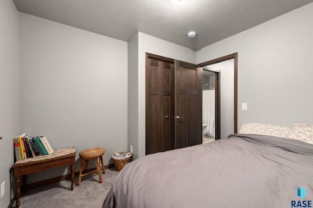 6749 W Viola Ct Court, Sioux Falls, SD 57107