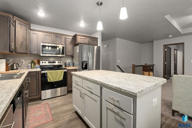 6749 W Viola Ct Court, Sioux Falls, SD 57107