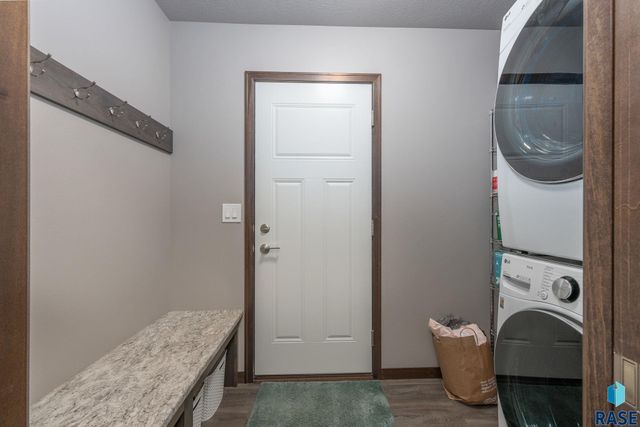 6749 W Viola Ct Court, Sioux Falls, SD 57107