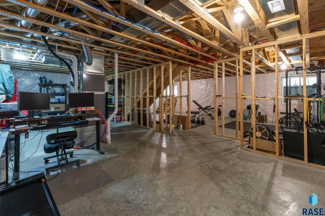 6749 W Viola Ct Court, Sioux Falls, SD 57107