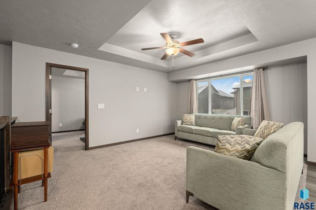 6749 W Viola Ct Court, Sioux Falls, SD 57107