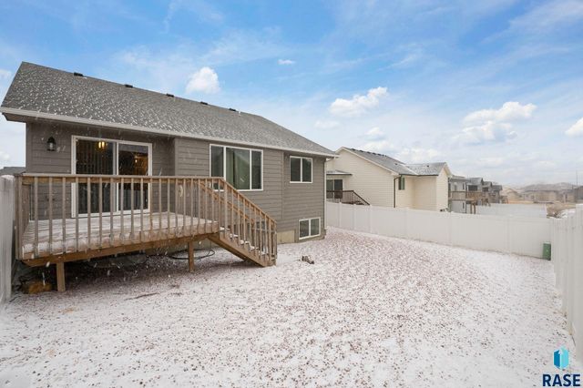 6749 W Viola Ct Court, Sioux Falls, SD 57107