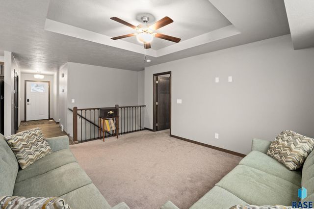 6749 W Viola Ct Court, Sioux Falls, SD 57107