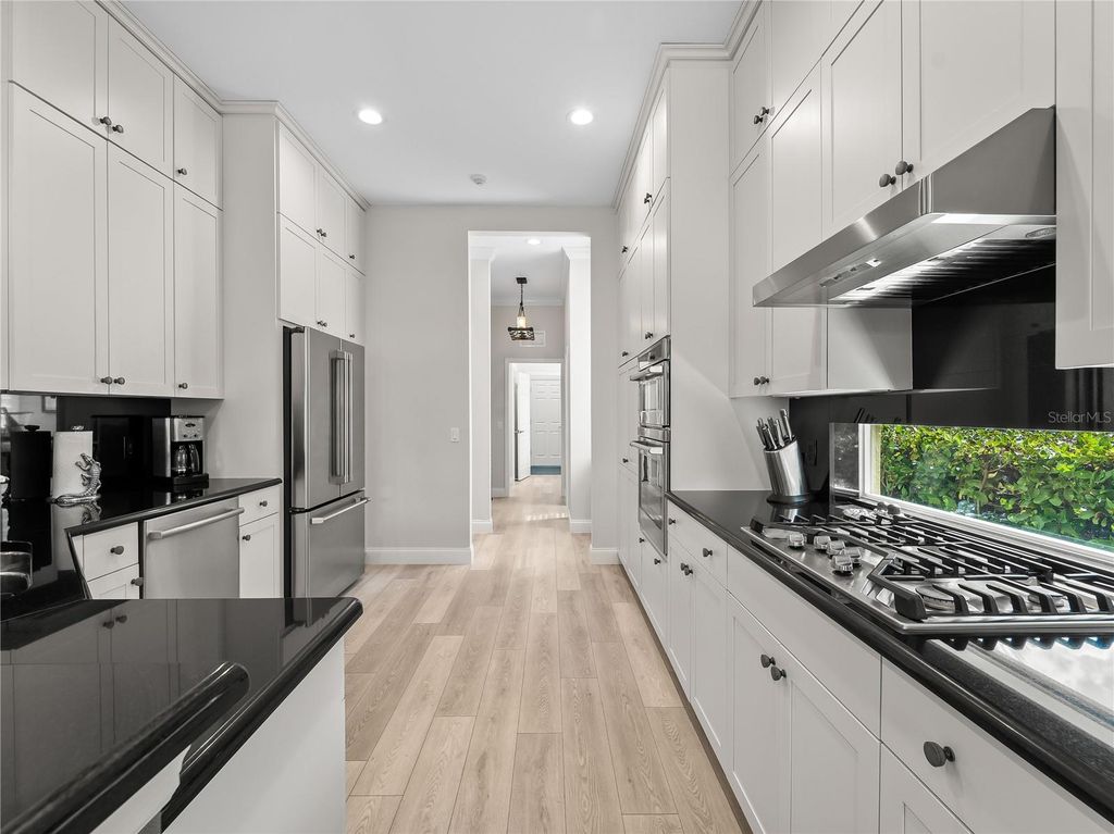 Image 15 of property listing at 8316 ABINGDON COURT, Bradenton, FL 34201