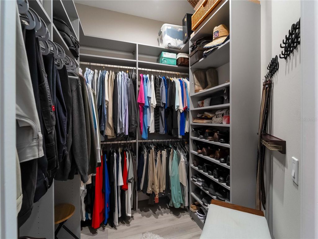 Image 21 of property listing at 8316 ABINGDON COURT, Bradenton, FL 34201