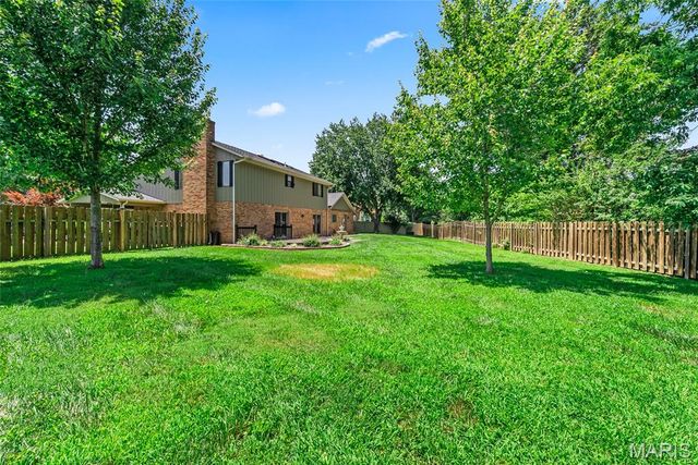 1117 Woodleaf Drive, O'fallon, IL 62269