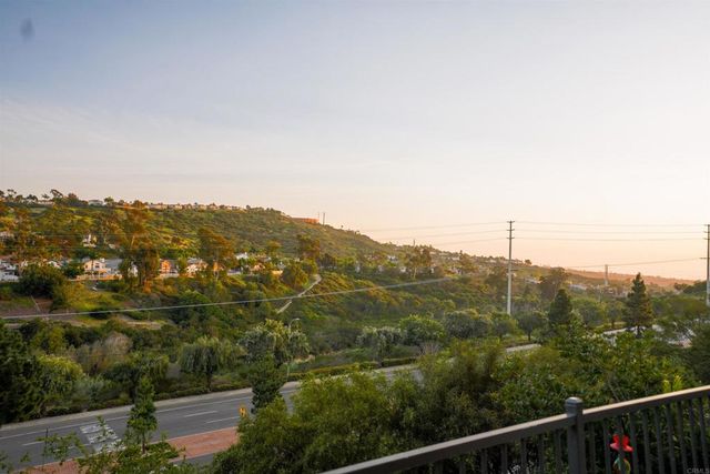 2137 Solara Lane, Vista, CA 92081