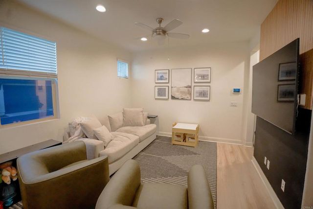 2137 Solara Lane, Vista, CA 92081